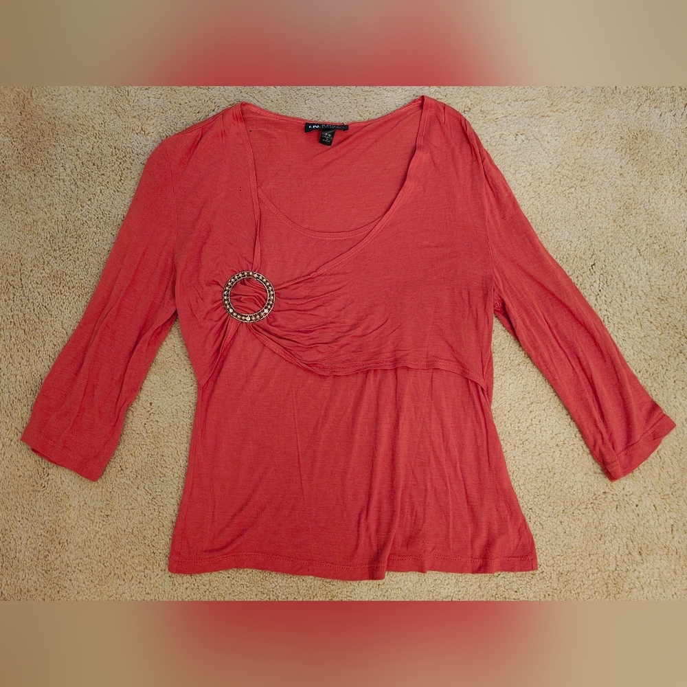 Y2K I.N. Studio Coral Side Ruched w Rhinestone Buckle Emblem, 3/4 Sleeve Top